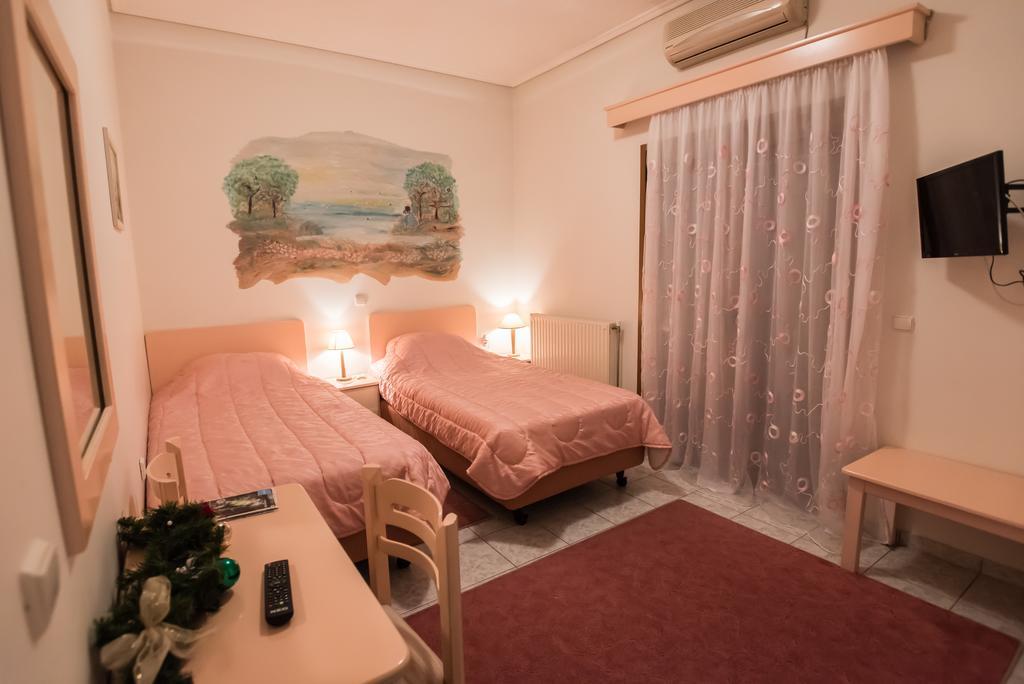 Hotel Artemis Karpenísion Zimmer foto